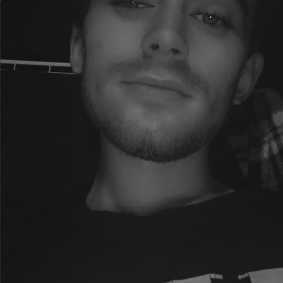 Meet your Posher, Hunter - Picture 1 of 1